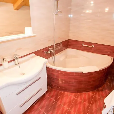 Villa Pets Friendly, Fully Fenced Angela With Pool *